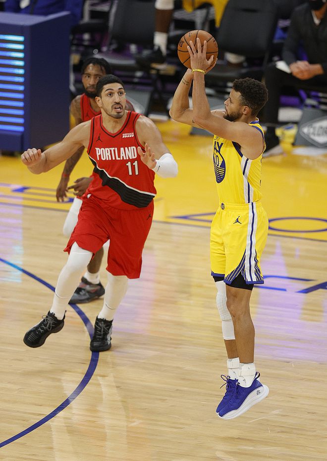 守望者队惊险胜出,战胜开拓者队取得资格 守望者队惊险胜出,战胜开拓者队取得资格