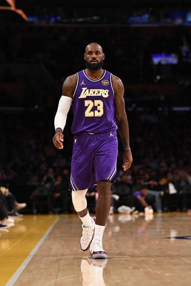 IM体育社区互动入口-阿根廷男篮强势雷霆，詹姆斯打破历史纪录