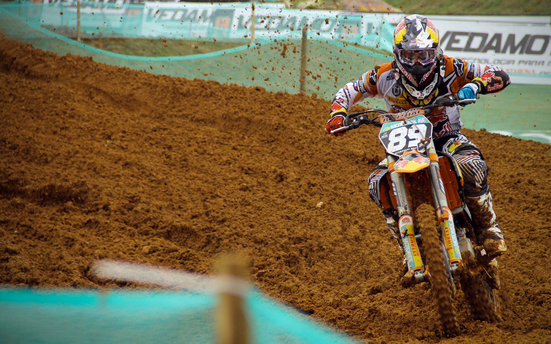 莱万关键一击定乾坤，秘鲁点球硬仗力克澳大利亚晋级世界杯