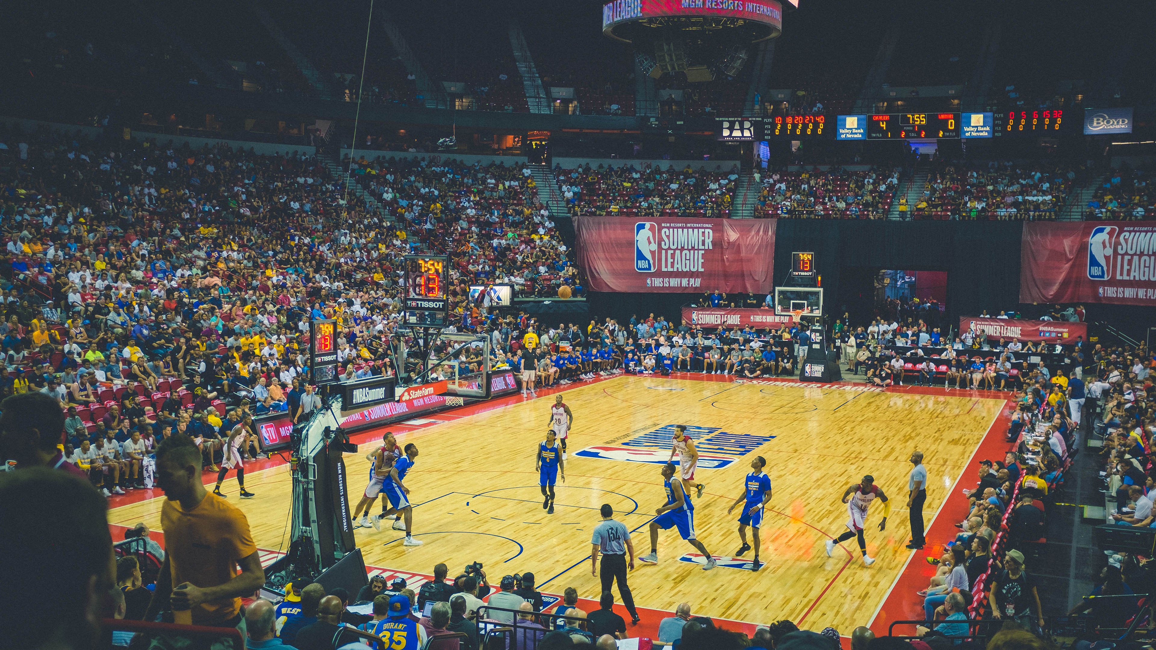 IM体育app-当竞技场成为角斗场，罗马式强压与安哥拉不屈的抢七史诗