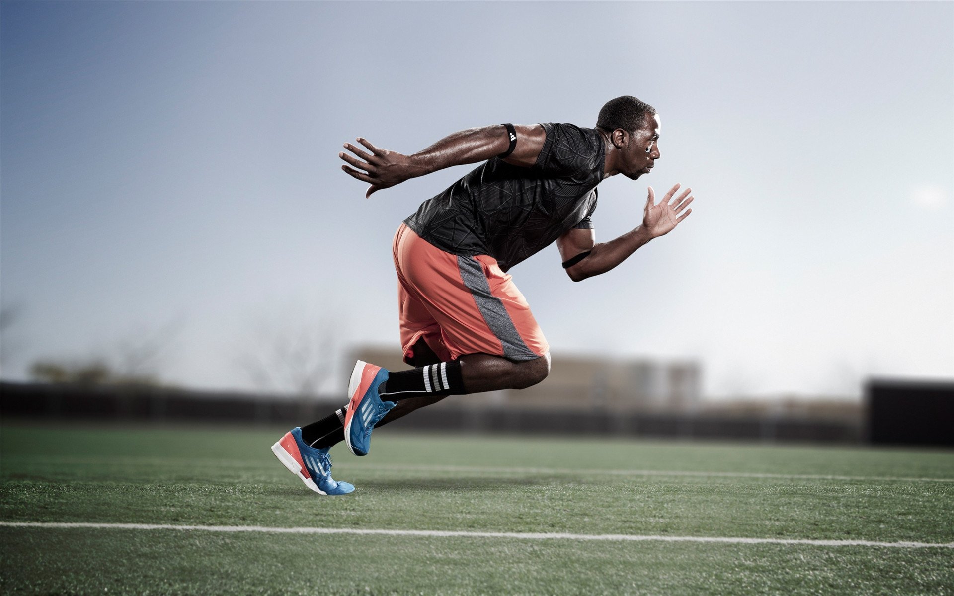 勒克莱尔高光难挽败局,威廉姆斯战术险胜,法拉利策略再引争议