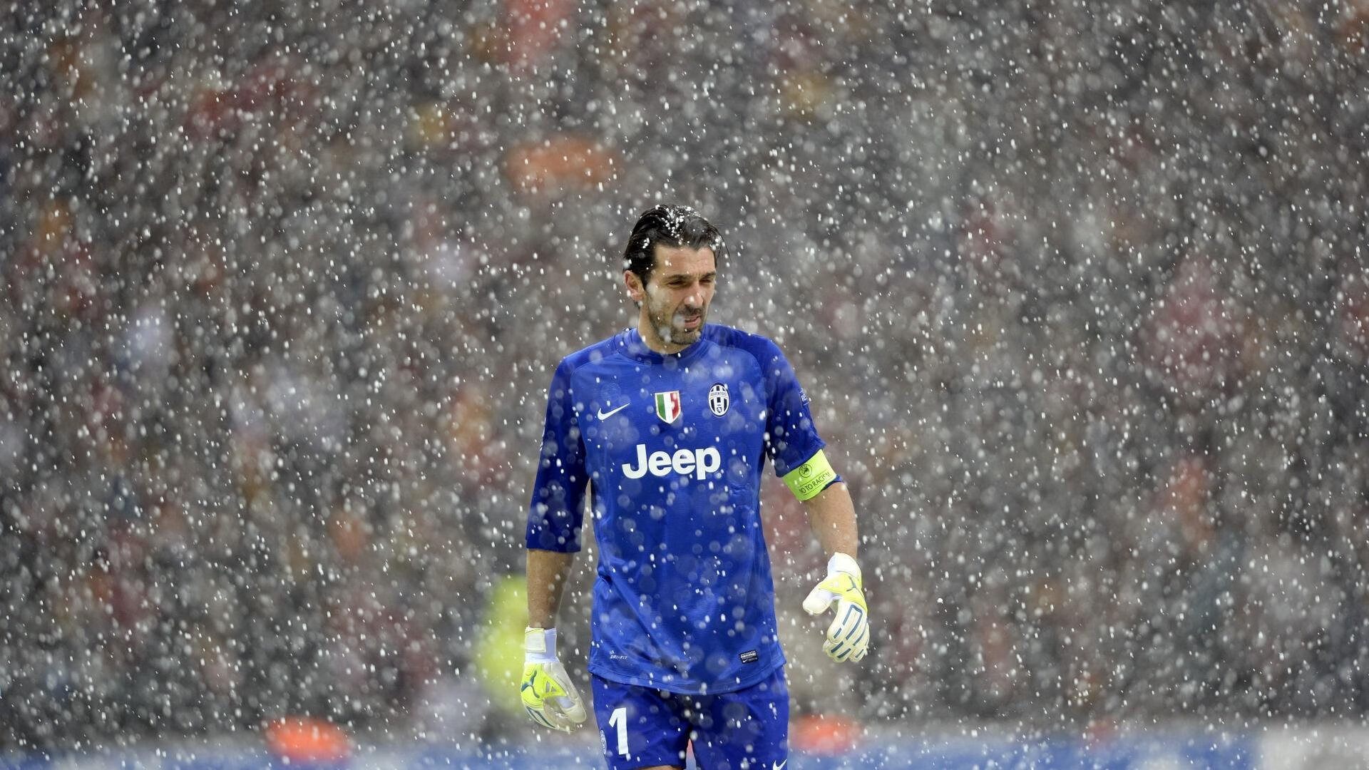 IM体育动画直播通道-格子军团的重锤，当克罗地亚的钢铁意志碾过巴萨的星辰